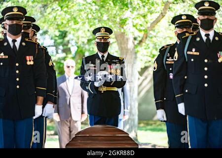 Soldiers assigned to the 3d U.S. Infantry Regiment (The Old Guard) support modified military funeral honors with funeral escort for U.S. Army 1st Lt. Robert Charles Styslinger in Section 60 of Arlington National Cemetery, Arlington, Virginia, June 18, 2021.    From the Defense POW/MIA Accounting Agency (DPAA):    In late 1950, Styslinger served with Battery B, 57th Field Artillery Battalion, 7th Infantry Division. He was reported to have been killed in action Nov. 29, 1950 while fighting enemy forces near Hagaru-ri, Chosin Reservoir, North Korea. His remains could not be recovered.    On July Stock Photo