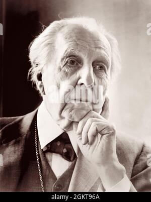 Frank Lloyd Wright (1867-1959), American architect pioneer of the Prairie School movement, in a portrait from 1954. Wright would later be recognized (in 1991) by the American Institute of Architects as 'the greatest American architect of all time.' Stock Photo
