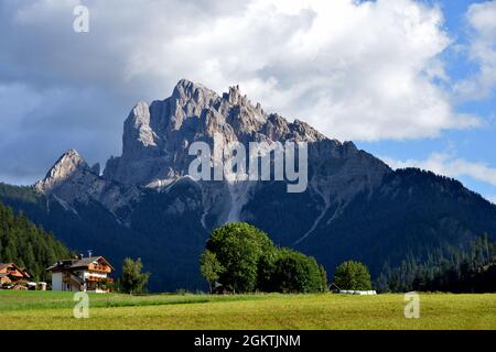 Last rays of sun on the peaks of Vallandro at the end of the day in Val di Braies Stock Photo