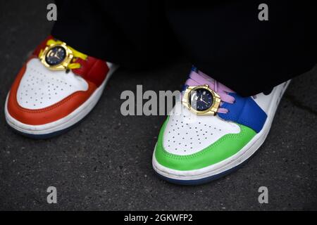 Air jordan 1 mid se fearless melody outlet ehsani