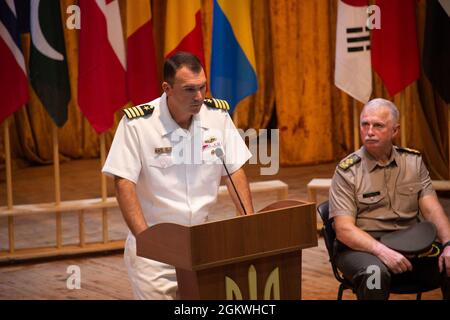 210710-F-D0094-868 ODESA, Ukraine (July 10, 2021) Deputy Commander CJTF65 Captain Stock Photo