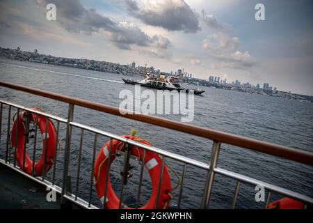 Istanbul, Turkey. 15th Sep, 2021. Kadikoy ferry seen sailing in Bosphorus.According to the data of the Ministry of Health, there has been an increase in the number of deaths caused by the Covid-19 virus in recent days. Credit: SOPA Images Limited/Alamy Live News Stock Photo