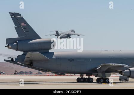 A C-5M Super Galaxy takes off July 14, 2021, at Travis Air Force Base, California.  The 60th AMW is home to the C-5M Super Galaxy, C-17 Globemaster III and KC-10 Extender. Stock Photo