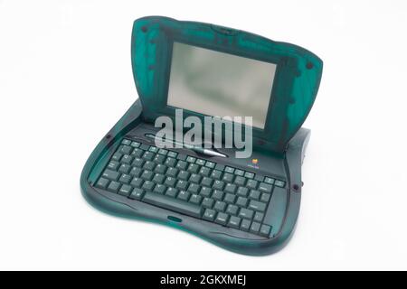 Apple eMate 300 translucent green plastic laptop PDA for schoolchildren produced in 1997 Stock Photo