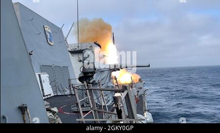 210723-N-PW585-1005– San Diego, CA (July 23, 2021) Arleigh Burke-class guided missile destroyer USS Spruance (DDG 111) launches a Standard Missile 2 as part of a Live-Fire with a Purpose (LFWAP) exercise. Spruance is currently underway conducting routine operations in the eastern Pacific Ocean. Stock Photo