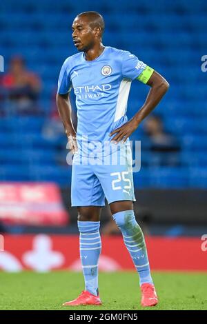 マンチェスター・シティ ManCity 25番 Fernandinho Fernandinho #25 of Manchester City during the game in, on 9/15