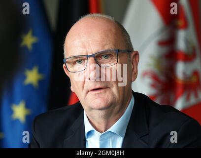 Potsdam, Germany. 15th Sep, 2021. Dietmar Woidke (SPD), Minister President of Brandenburg, speaks during the interview with dpa. (to dpa 'Woidke defends new Corona warning lights against criticism) Credit: Soeren Stache/dpa-Zentralbild/dpa/Alamy Live News Stock Photo