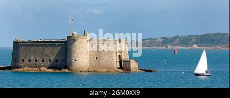 FRANCE. BRITTANY.FINISTERE (29) CARANTEC.MORLAIX BAY.THE TAURUS CASTLE.(PICTURE NOT AVAILABLE FOR CALENDAR OR POSTCARDS) Stock Photo