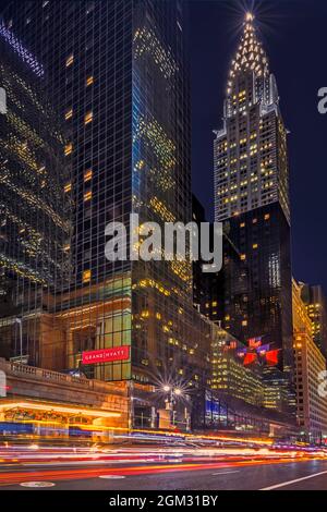 Chrysler Building NYC Rush - View to the iconic landmark of the Art Deco Chrysler Building 42nd Street in midtown Manhattan in New York City.   The ca Stock Photo