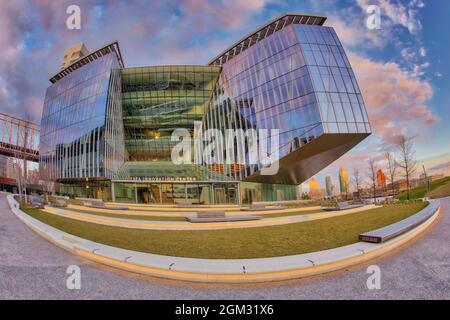 Tata Innovation Center NYC - View of the modern structure that houses recent Cornell Tech students as well as established companies developing leading Stock Photo