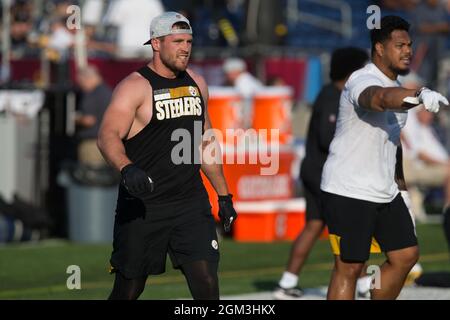 Pittsburgh Steelers linebacker TJ Watt (90) at warmups period before the Pro Football Hall of Fame game at Tom Benson Hall of Fame Stadium, Thursday, Stock Photo