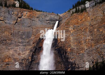 The power of the water in the Takakkaw Falls in Yoho National Park Stock Photo