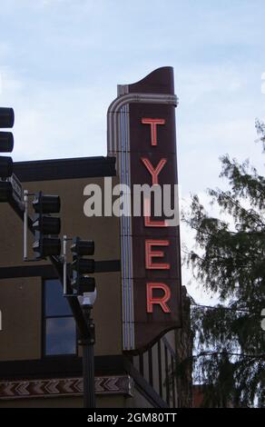 Tyler, Tx: Historic Downtown Tyler with vintage neon Tyler sign ...