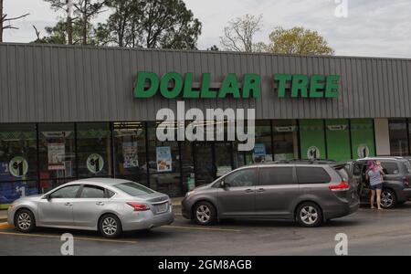 Tyler, TX - March 28, 2019: Dollar Treel Store located on Broadway Ave. in Tyler, TX Stock Photo