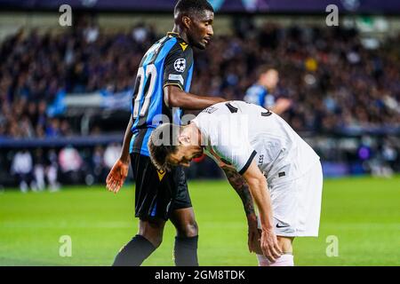 BRUGES, BELGIUM - SEPTEMBER 15: Lionel Messi of Paris Saint-Germain looks dejected, Clinton Mata of Club Brugge during the UEFA Champions League Group Stage match between Club Brugge and Paris Saint-Germain at the Jan Breydelstadion on September 15, 2021 in Bruges, Belgium (Photo by Joris Verwijst/Orange Pictures) Stock Photo