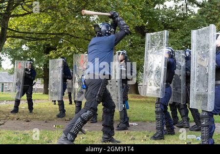 South Queensferry,, Scotland, UK. 16th September 2021. Police Scotland invite the press to witness their ongoing public order training at Craigiehall Stock Photo