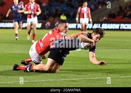 Manchester, UK. 17th Sep, 2021. Jonathan Bennison (31) of St Helens scores to make it 0-4 in, on 9/17/2021. (Photo by Richard Long/News Images/Sipa USA) Credit: Sipa USA/Alamy Live News Credit: Sipa USA/Alamy Live News Stock Photo