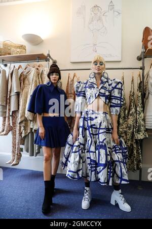 London, UK. 17th Sep, 2021. Models present creations of Paul Costelloe Spring/Summer 2022 collection during London Fashion Week in London, UK, on Sept. 17, 2021. Credit: Han Yan/Xinhua/Alamy Live News Stock Photo
