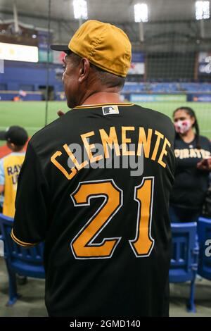 Roberto Clemente 21 Pittsburgh Pirates Shirt Jersey Fan Giveaway