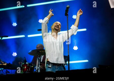 Newport, Isle of Wight, UK, Friday, 17th September 2021 Tim Booth from James performs live at the Isle of Wight festival Seaclose Park. Credit: DavidJensen / Empics Entertainment / Alamy Live News Stock Photo