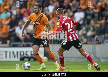George Moncur #18 of Hull City looks up to pass the ball in, on 9/18/2021. (Photo by David Greaves/News Images/Sipa USA) Credit: Sipa USA/Alamy Live News Stock Photo