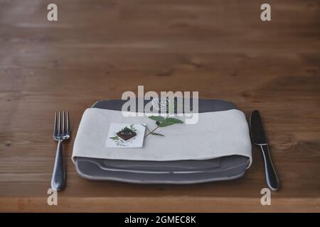 Wedding table setting. Eco wedding plates for the celebration.  Stock Photo