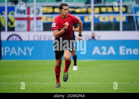 The referee Giovanni Ayroldi during the Italian championship Serie A football match between FC Internazionale Milano and Bologna 1909 Football Club on September 18, 2021 at Giuseppe Meazza stadium in Milan, Italy - Photo Morgese-Rossini / DPPI Stock Photo