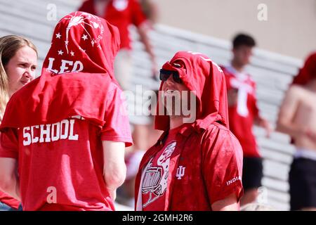 Bloomington, United States. 18th Sep, 2021. Indiana University fans react while the Hoosiers are losing to University of Cincinnati during an NCAA football game at Memorial Stadium. IU lost to Cincinnati 38-24. Credit: SOPA Images Limited/Alamy Live News Stock Photo