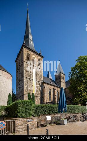 Germany, Ratingen, Bergisches Land, Rhineland, North Rhine-Westphalia, NRW, Saint Peter and Paul church, parish church, catholic church Stock Photo