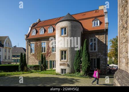 Germany, Ratingen, Bergisches Land, Rhineland, North Rhine-Westphalia, NRW, Buergerhaus former town hall, view from behind with round tower Stock Photo
