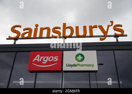 Taplow, UK. 19th September, 2021. Sainsbury's Supermarket had a good supply of food in their store today. Some lines are still being impacted upon by supply chain issues including bottled water and carbonated drinks such as cola due a shortage of carbon dioxide. This may lead to meat running short in supermarkets as animals are stunned before being slaughtered using carbon dioxide. Credit: Maureen McLean/Alamy Live News Stock Photo