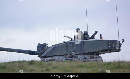 British army FV4034 Challenger 2 ii main battle tanks descend a country ...