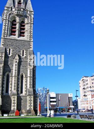 https://l450v.alamy.com/450v/2gmjwm5/historic-christchurch-anglican-cathedral-and-the-chalice-by-neil-dawson-on-cathedral-square-the-geographical-center-of-the-city-taken-in-2004-the-church-and-surroundings-have-been-heavily-damaged-due-to-earthquakes-and-their-aftershocks-2gmjwm5.jpg