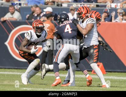 Chicago, United States. 19th Sep, 2021. Cincinnati Bengals wide receiver Tee  Higgins (85) runs in for a fourth quarter touchdown against the Chicago  Bears at Soldier Field in Chicago on Sunday, September 19, 2021. The Bears  won 20-17. Photo by Mark
