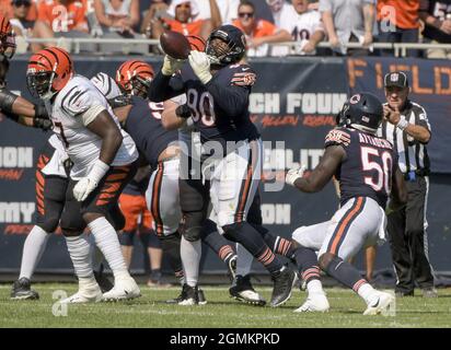 Chicago Bears defensive end Angelo Blackson (90)warms up before taking on  the New York Giants in an NFL football game Sunday, Oct. 2, 2022, in East  Rutherford, N.J. (AP Photo/Adam Hunger Stock