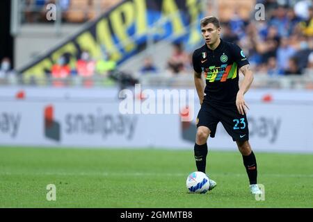 Milano, Italy. 18 September 2021. Nicolo Barella of Fc Internazionale  controls the ball during the Serie A match between Fc Internazionale and Bologna Fc . Stock Photo