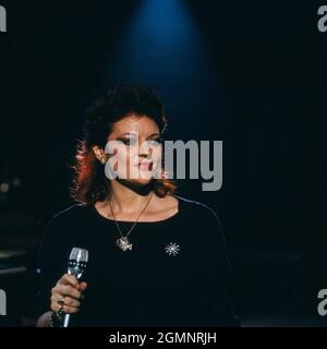 Dana Gillespie, englische Schauspielerin und Sängerin, Auftritt in Bioleks Talentshow: Show Bühne, 1984. Dana Gillespie, English actress and singer, appearance on Biolek's talent show: Show Stage, 1984. Stock Photo