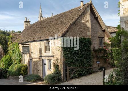 Rooms available at the Castle Inn in the unspoilt Cotswold village of Castle Combe, Wiltshire, England, UK Stock Photo