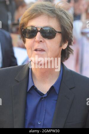 Paul McCartney, George Harrison : Living in the Material World - UK Premiere, BFI Southbank, London. UK Stock Photo