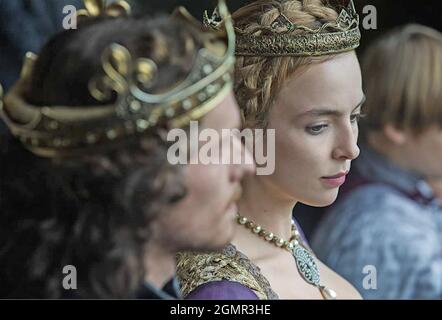 THE WHITE PRINCESS  2017 Starz TV mini-series with Jodie Comer as Elizabeth of York, Queen of England and Jacob Collins-Levy as Henry VII her husband Stock Photo