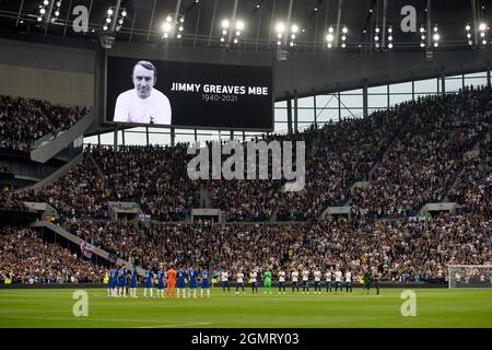 London, UK. 19th Sep 2021. London, UK. 19th Sep 2021. 19 September 2021 - Tottenham Hotspur v Chelsea  - The Premier League   The Spurs and Chelsea players during a minutes applause to commemorate the death of Jimmy Greaves who had died earlier in the day Picture Credit : © Mark Pain / Alamy Live News Credit: Mark Pain/Alamy Live News Stock Photo