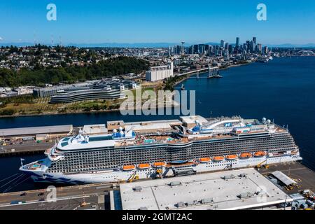 Majestic Princess cruise ship, Princess Cruises, docked in Seattle, WA, USA Stock Photo