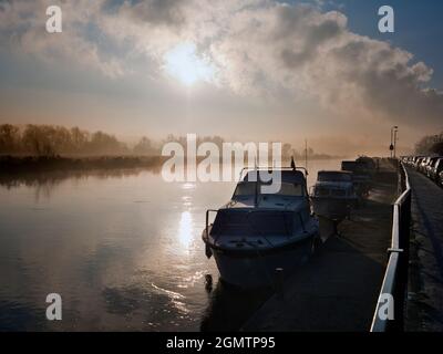 Abingdon, England - 4 December 2019;     Abingdon claims to be the oldest town in England. And this is the view down the Thames towards its classy mar Stock Photo