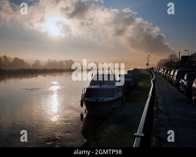 Abingdon, England - 4 December 2019;     Abingdon claims to be the oldest town in England. And this is the view down the Thames towards its classy mar Stock Photo