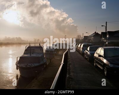 Abingdon, England - 4 December 2019;     Abingdon claims to be the oldest town in England. And this is the view down the Thames towards its classy mar Stock Photo