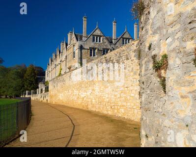 Oxford, England - 19 October 2018;   Deadman's Walk is a scenic public footpath running east-west in central Oxford, England, situated immediately to Stock Photo