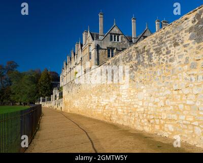 Oxford, England - 19 October 2018;   Deadman's Walk is a scenic public footpath running east-west in central Oxford, England, situated immediately to Stock Photo