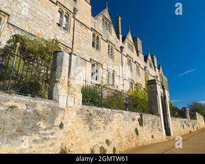 Oxford, England - 19 October 2018;   Deadman's Walk is a scenic public footpath running east-west in central Oxford, England, situated immediately to Stock Photo