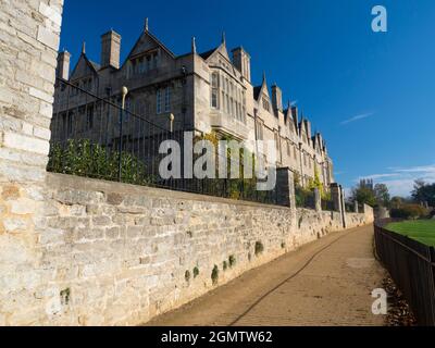 Oxford, England - 19 October 2018;   Deadman's Walk is a scenic public footpath running east-west in central Oxford, England, situated immediately to Stock Photo