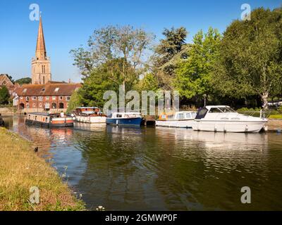 Abingdon, England - 29 July 2019; one person in view.      Abingdon claims to be the oldest town in England. If you walk past its medieval bridge earl Stock Photo